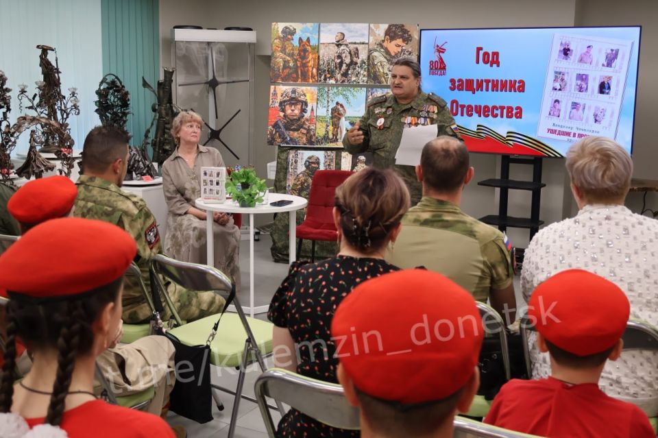 В рамках Года защитника Отечества, ко Дню ветеранов боевых действий, в Центральной городской библиотеке прошла встреча-презентация «Ушедшие в прорыв…» В рамках Года защитника Отечества, ко Дню ветеранов боевых действий, в Центральной городской библиотеке прошла встреча-презентация «Ушедшие в прорыв…»