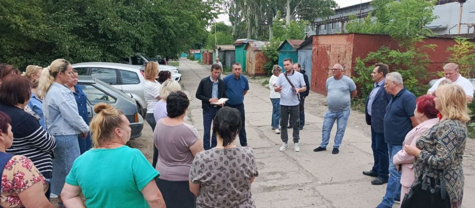 Юрий Будрин: Сегодня, 02 июля 2025 года, в рамках проекта "Управдом", реализуемого Единой Россией, в Кировском районе г. Донецка прошла встреча с жителями микрорайона "Мирный" Юрий Будрин: Сегодня, 02 июля 2025 года, в рамках проекта "Управдом", реализуемого Единой Россией, в Кировском районе г. Донецка прошла встреча с жителями микрорайона "Мирный"