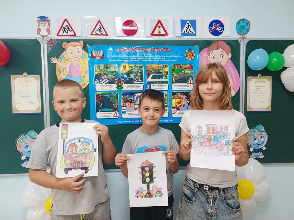 Юные кировчане активно проводят досуг в пришкольных лагерях Юные кировчане активно проводят досуг в пришкольных лагерях