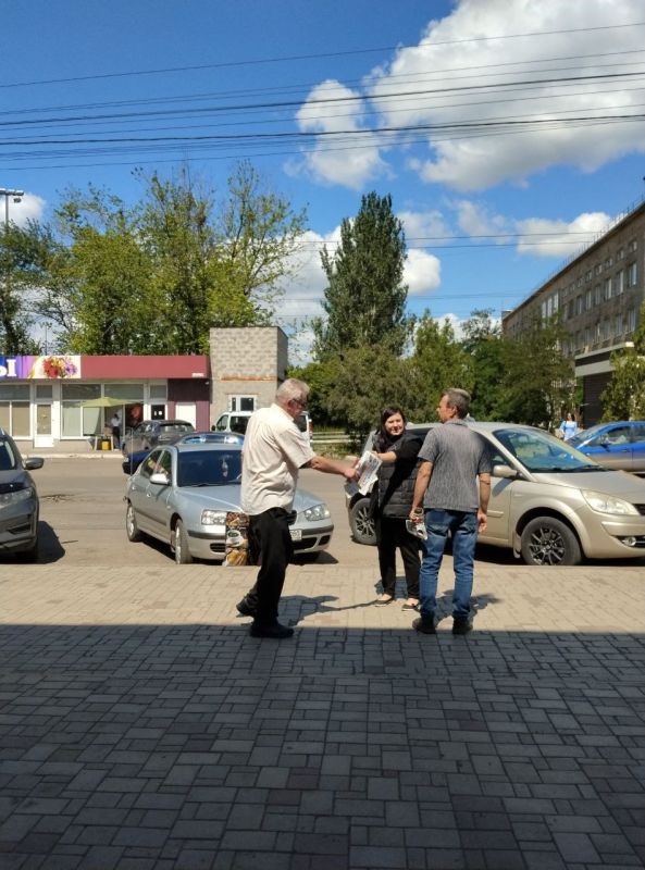 В Червоногвардейском районе прошла раздача газет В Червоногвардейском районе прошла раздача газет