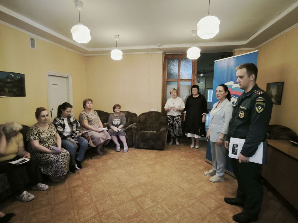 Встречи с трудовым коллективом в Ленинском районе города Донецка продолжаются Встречи с трудовым коллективом в Ленинском районе города Донецка продолжаются