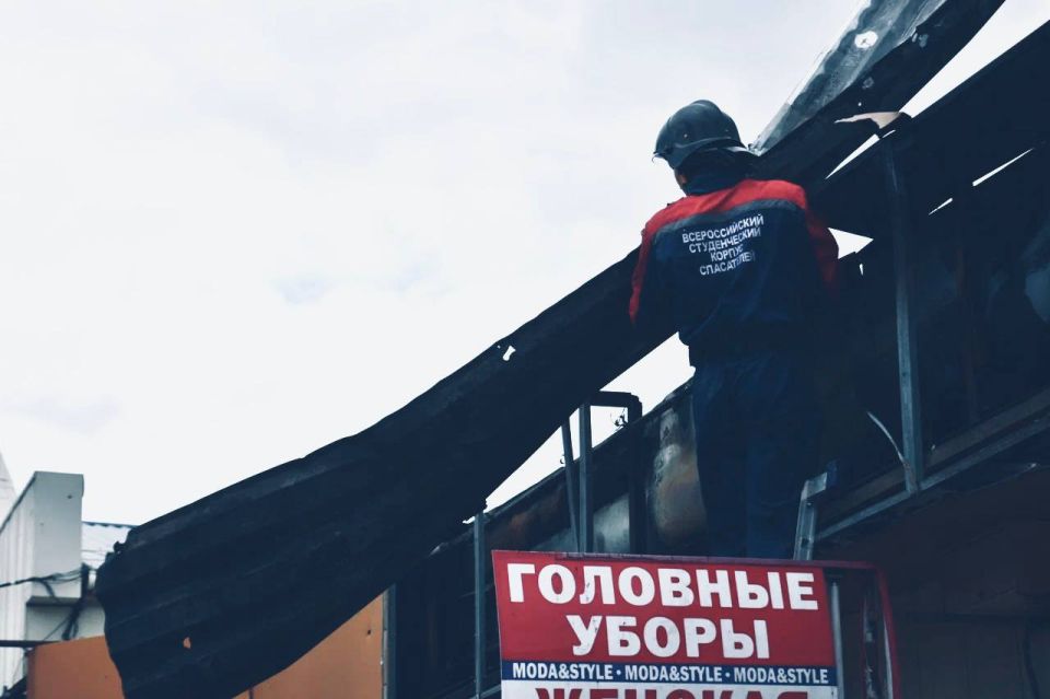 Добровольцы Донецкого РО ВСКС помогли ликвидировать последствия обстрела центра города Добровольцы Донецкого РО ВСКС помогли ликвидировать последствия обстрела центра города
