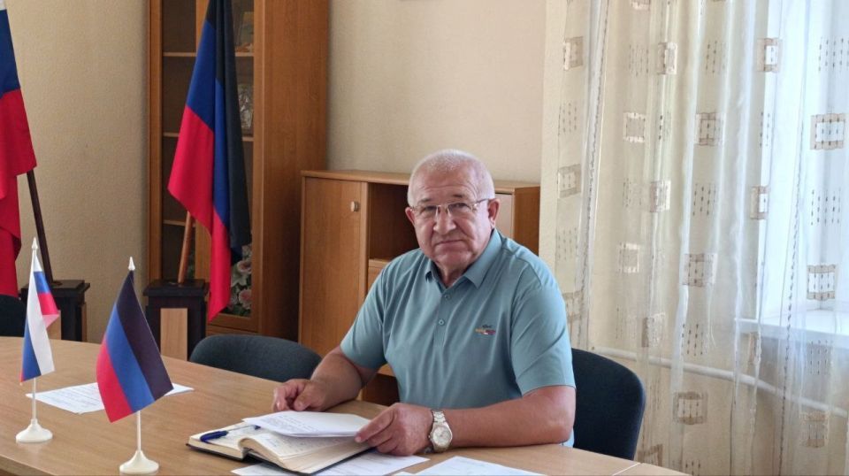 Наталья Бегуненко: Сегодня, 2 июля, первый заместитель руководителя Управы Петровского внутригородского района Администрации городского округа Донецк Плахутин Юрий Иванович провел еженедельное аппаратное совещание Наталья Бегуненко: Сегодня, 2 июля, первый заместитель руководителя Управы Петровского внутригородского района Администрации городского округа Донецк Плахутин Юрий Иванович провел еженедельное аппаратное совещание