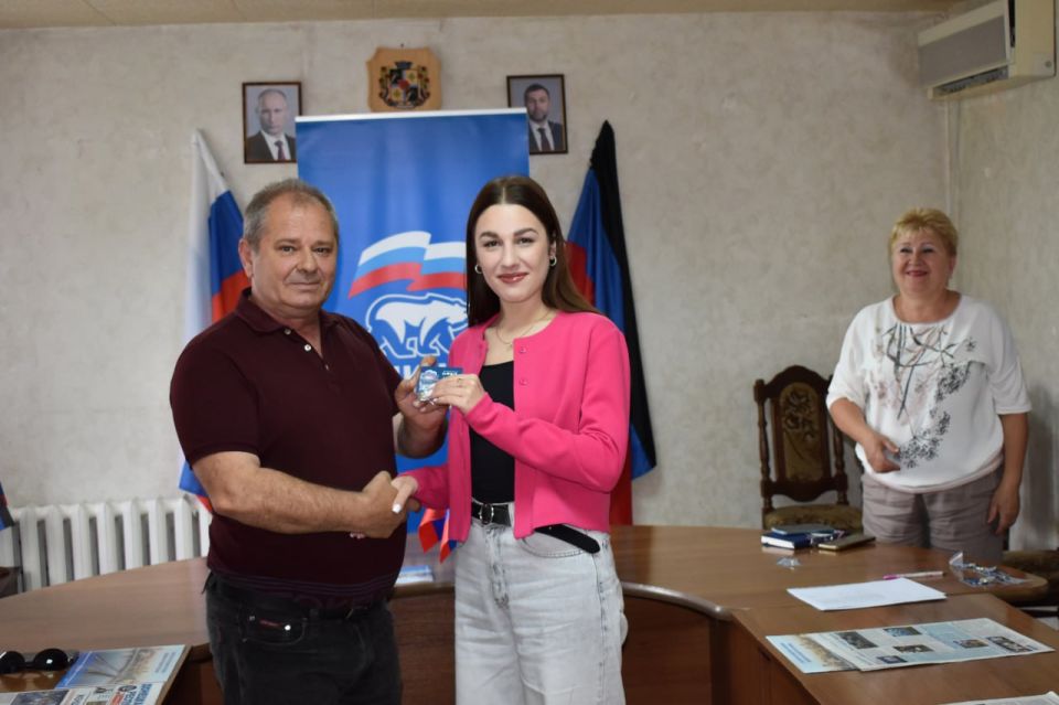 В Кировском пополняются ряды Всероссийской Политической Партии «Единая Россия» В Кировском пополняются ряды Всероссийской Политической Партии «Единая Россия»