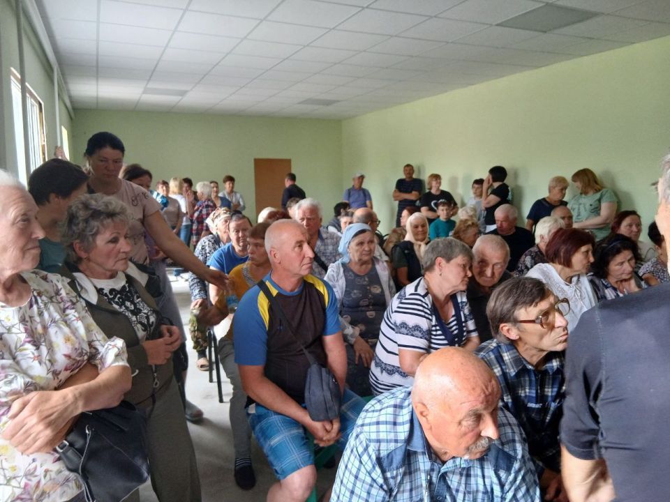 Председатель Ясиноватского муниципального совета Анна Бондарь приняла участие в сходе граждан с жителями пос Председатель Ясиноватского муниципального совета Анна Бондарь приняла участие в сходе граждан с жителями пос
