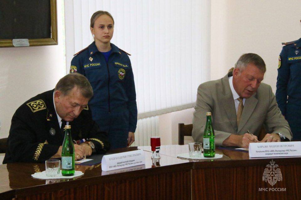Войти в историю: в НИИ «Респиратор» МЧС России прошла церемония гашения почтовой виньетки Войти в историю: в НИИ «Респиратор» МЧС России прошла церемония гашения почтовой виньетки