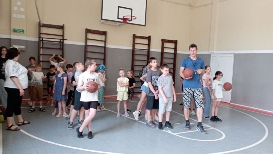 В Докучаевске завершился месячник «Спортивный Донбасс», инициированный Главой ДНР Денисом Пушилиным В Докучаевске завершился месячник «Спортивный Донбасс», инициированный Главой ДНР Денисом Пушилиным