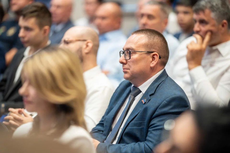 Андрей Крамар: Накануне с самого утра нашей партийной делегацией во главе с Председателем ЛДПР Леонидом Эдуардовичем Слуцким работали в Ростове-на-Дону Андрей Крамар: Накануне с самого утра нашей партийной делегацией во главе с Председателем ЛДПР Леонидом Эдуардовичем Слуцким работали в Ростове-на-Дону