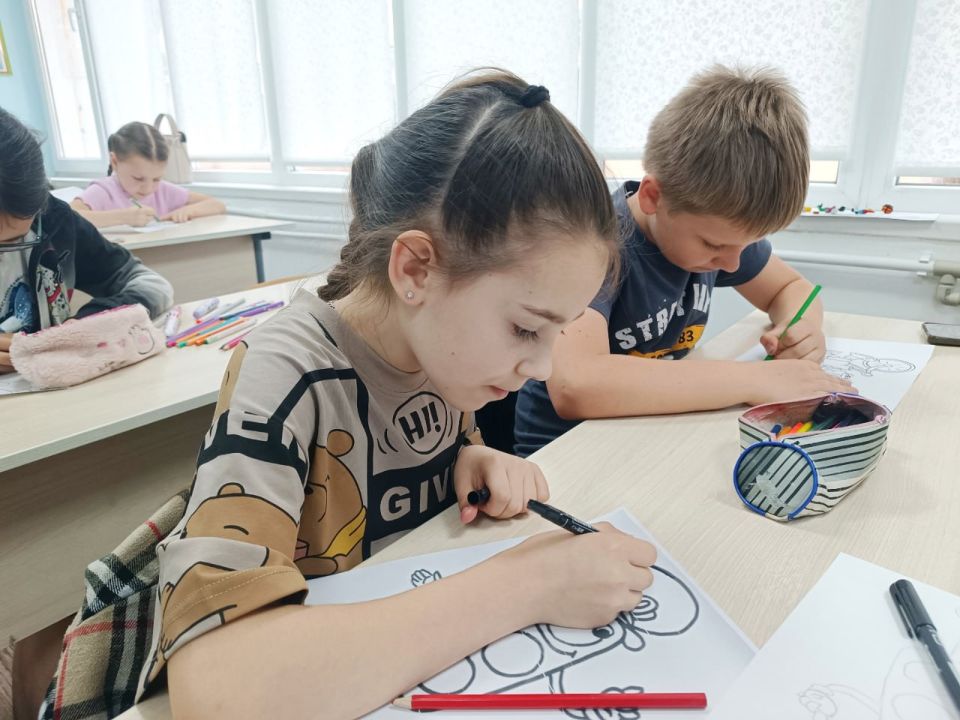 Юные кировчане активно проводят досуг в пришкольных лагерях Юные кировчане активно проводят досуг в пришкольных лагерях