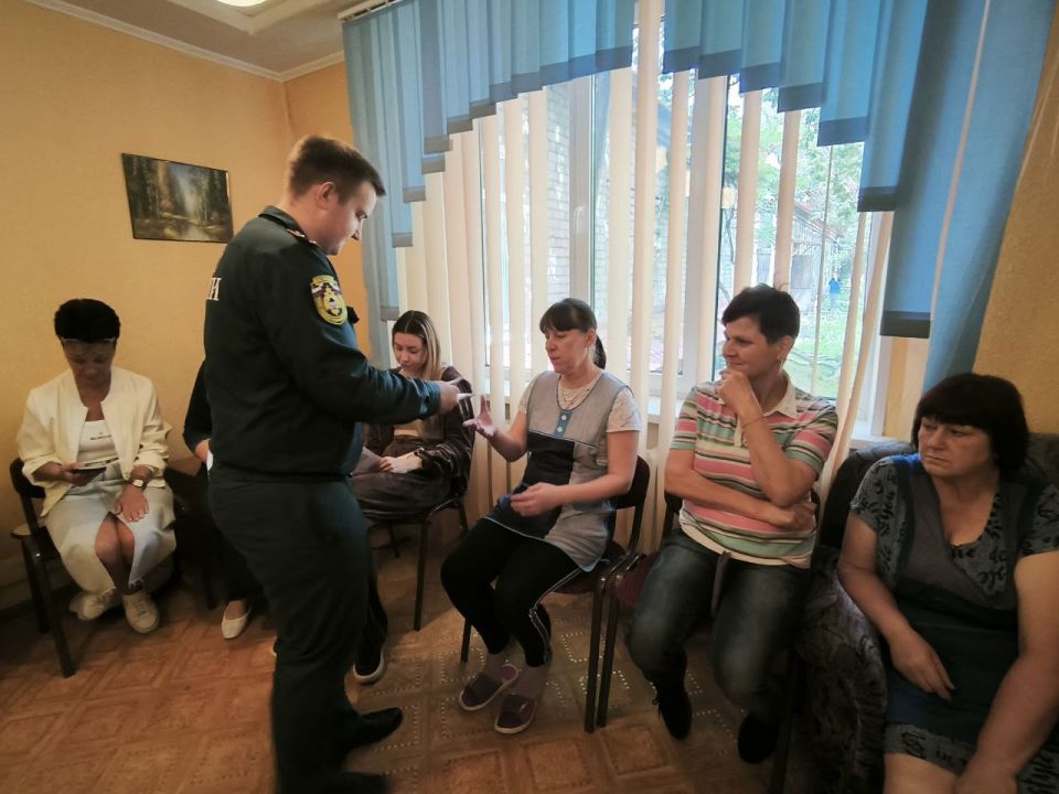 Встречи с трудовым коллективом в Ленинском районе города Донецка продолжаются Встречи с трудовым коллективом в Ленинском районе города Донецка продолжаются