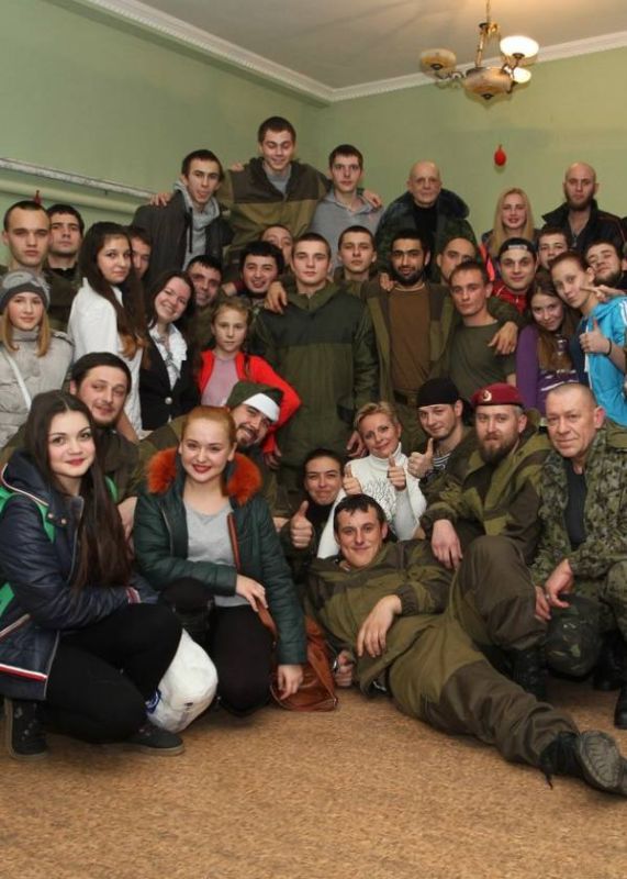 «Пятнашка» начиналась с нескольких человек в жарком, неясном 2014-м, когда никто не знал, что будет завтра, но они точно знали, зачем пришли: защищать Донбасс, не по приказу, а по зову совести «Пятнашка» начиналась с нескольких человек в жарком, неясном 2014-м, когда никто не знал, что будет завтра, но они точно знали, зачем пришли: защищать Донбасс, не по приказу, а по зову совести