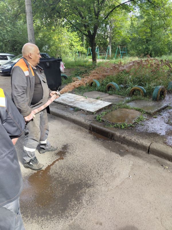 Сегодня, 03.07.2025 года, силами сотрудников жилищно-коммунальных предприятий Пролетарского внутригородского района г. Донецка были выполнены следующие работы: Сегодня, 03.07.2025 года, силами сотрудников жилищно-коммунальных предприятий Пролетарского внутригородского района г. Донецка были выполнены следующие работы: