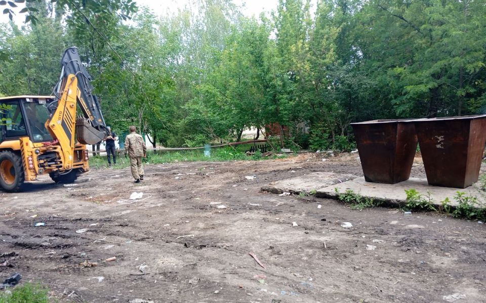 В Ждановке провели масштабную работу по ликвидации стихийных свалок В Ждановке провели масштабную работу по ликвидации стихийных свалок