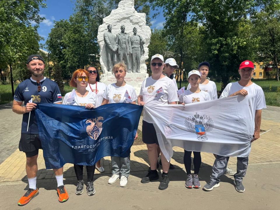 «Забег Победы» в Донецке. В завершении Республиканского месячника спорта «Спортивный Донбасс» в парке имени Горького Пролетарского внутригородского района городского округа Донецк состоялась акция «Забег Победы» –... «Забег Победы» в Донецке. В завершении Республиканского месячника спорта «Спортивный Донбасс» в парке имени Горького Пролетарского внутригородского района городского округа Донецк состоялась акция «Забег Победы» –...