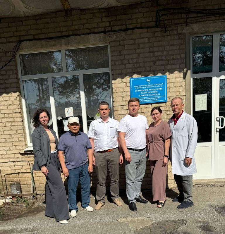 Врачи Старобешевского округа поблагодарили министра здравоохранения Забайкалья за направление бригады узких специалистов Врачи Старобешевского округа поблагодарили министра здравоохранения Забайкалья за направление бригады узких специалистов