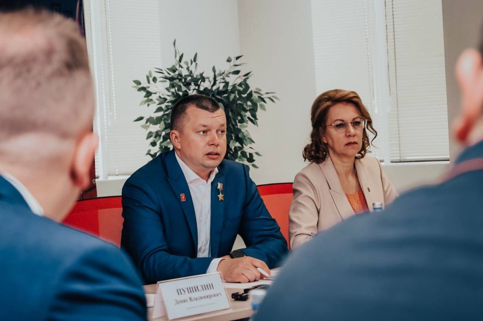 Сегодня провели Региональный Координационный Совет Донецкой Народной Республики с участием Главы региона Дениса Пушилина Сегодня провели Региональный Координационный Совет Донецкой Народной Республики с участием Главы региона Дениса Пушилина