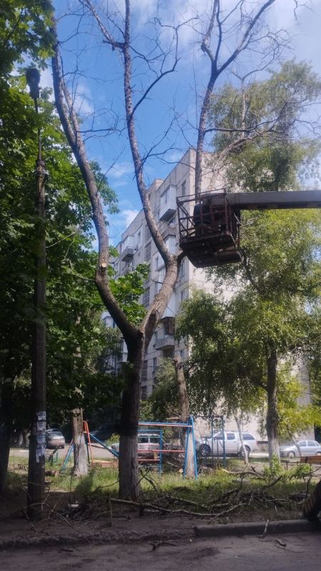 Елена Рязанцева: Сегодня, 03.07.2025 года, силами сотрудников жилищно-коммунальных предприятий Пролетарского внутригородского района г. Донецка были выполнены следующие работы: Елена Рязанцева: Сегодня, 03.07.2025 года, силами сотрудников жилищно-коммунальных предприятий Пролетарского внутригородского района г. Донецка были выполнены следующие работы: