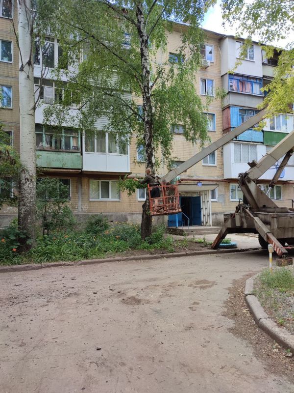 Сегодня, 03.07.2025 года, силами сотрудников жилищно-коммунальных предприятий Пролетарского внутригородского района г. Донецка были выполнены следующие работы: Сегодня, 03.07.2025 года, силами сотрудников жилищно-коммунальных предприятий Пролетарского внутригородского района г. Донецка были выполнены следующие работы: