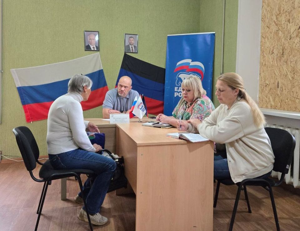 Сергей Желновач: Сегодня, 3 июля, в общественной приемной Всероссийской политической партии «Единая Россия» в городе Светлодарск провел прием граждан Сергей Желновач: Сегодня, 3 июля, в общественной приемной Всероссийской политической партии «Единая Россия» в городе Светлодарск провел прием граждан