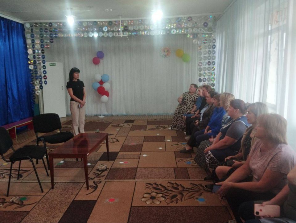 Сегодня заместитель главы Администрации муниципального образования городского округа Харцызск Юлия Михайленко провела встречу с трудовым коллективом ГКДОУ «ДЕТСКИЙ САД №4 г.о. Харцызск» ДНР Сегодня заместитель главы Администрации муниципального образования городского округа Харцызск Юлия Михайленко провела встречу с трудовым коллективом ГКДОУ «ДЕТСКИЙ САД №4 г.о. Харцызск» ДНР