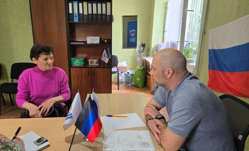 Сергей Желновач: Сегодня, 3 июля, в общественной приемной Всероссийской политической партии «Единая Россия» в городе Светлодарск провел прием граждан Сергей Желновач: Сегодня, 3 июля, в общественной приемной Всероссийской политической партии «Единая Россия» в городе Светлодарск провел прием граждан