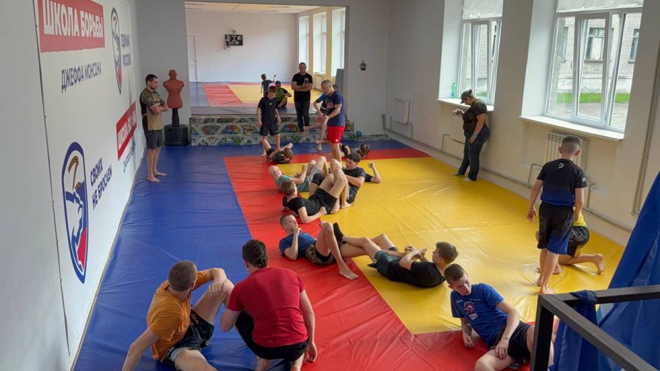 2 июля, в рамках реализации партийного проекта «Детский спорт», состоялась открытая тренировка для юных самбистов 2 июля, в рамках реализации партийного проекта «Детский спорт», состоялась открытая тренировка для юных самбистов