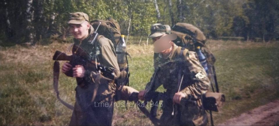 Вчера, до конца исполнив свой воинский долг, шагнул в бессмертие наш друг, командир, боевой товарищ, Герой России, гвардии генерал-майор Гудков Михаил Евгеньевич Вчера, до конца исполнив свой воинский долг, шагнул в бессмертие наш друг, командир, боевой товарищ, Герой России, гвардии генерал-майор Гудков Михаил Евгеньевич