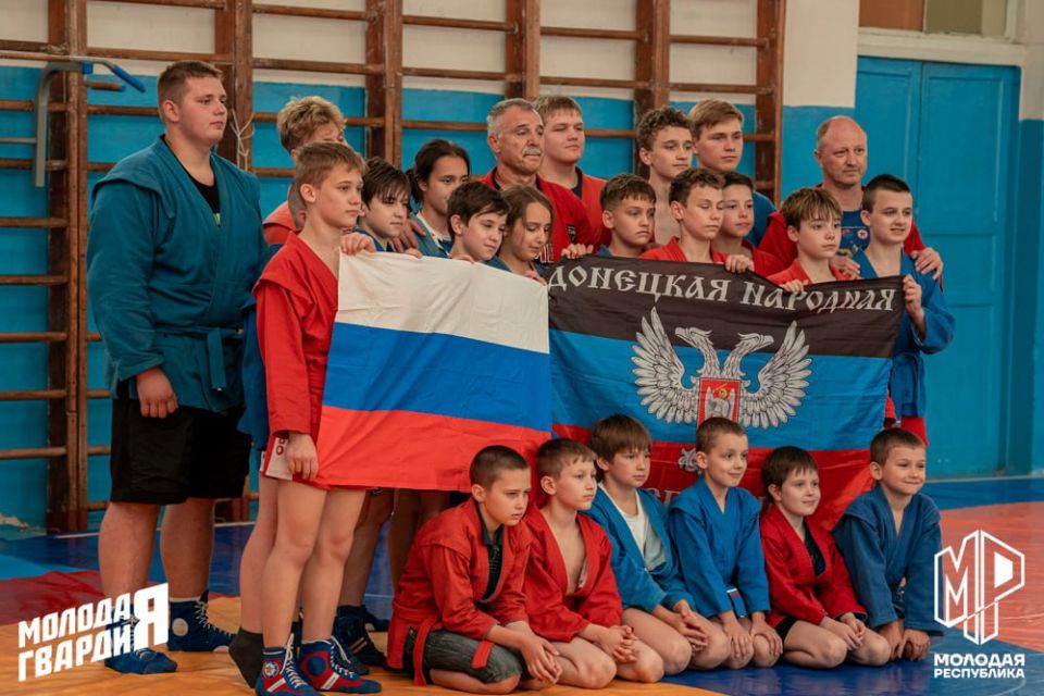 Для юных чемпионов провели мастер-класс по самбо Для юных чемпионов провели мастер-класс по самбо
