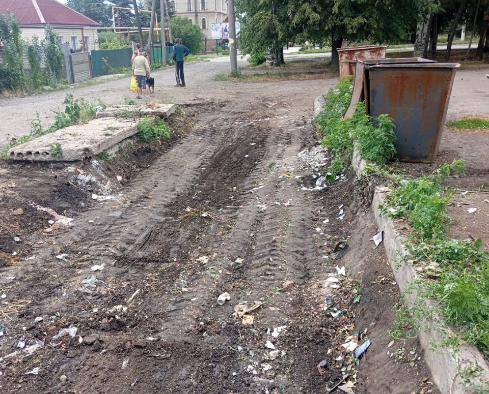 В Ждановке провели масштабную работу по ликвидации стихийных свалок В Ждановке провели масштабную работу по ликвидации стихийных свалок