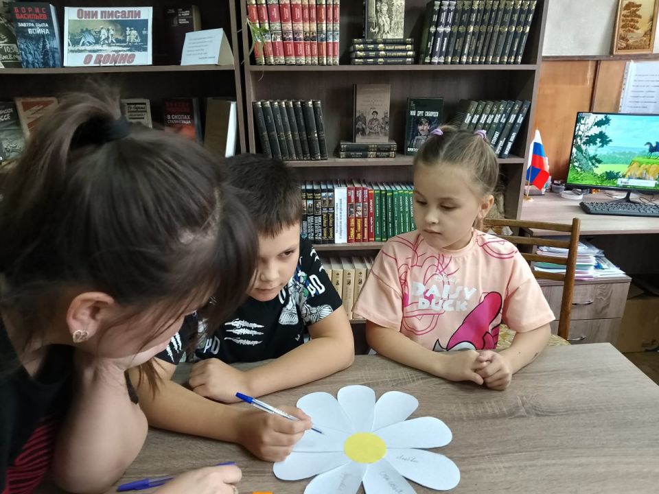 Час семейного общения «Венец всех ценностей - семья» Час семейного общения «Венец всех ценностей - семья»