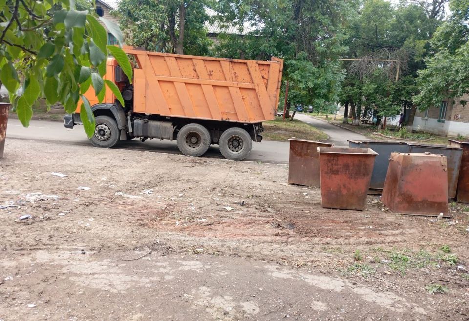 В Ждановке провели масштабную работу по ликвидации стихийных свалок В Ждановке провели масштабную работу по ликвидации стихийных свалок