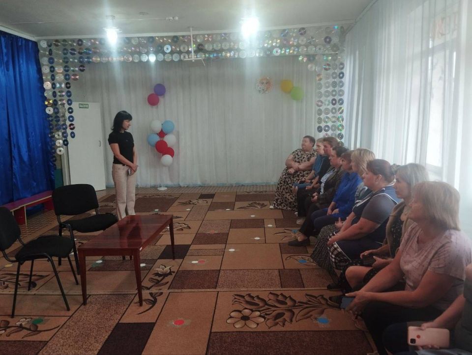 Сегодня заместитель главы Администрации муниципального образования городского округа Харцызск Юлия Михайленко провела встречу с трудовым коллективом ГКДОУ «ДЕТСКИЙ САД №4 г.о. Харцызск» ДНР Сегодня заместитель главы Администрации муниципального образования городского округа Харцызск Юлия Михайленко провела встречу с трудовым коллективом ГКДОУ «ДЕТСКИЙ САД №4 г.о. Харцызск» ДНР