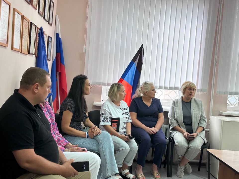 Секретарь Иловайского местного отделения Всероссийской политической партии «Единая Россия» Денис Зубов провел рабочее совещание с Секретарями первичных отделений Всероссийской политической партии «Единая Россия» Секретарь Иловайского местного отделения Всероссийской политической партии «Единая Россия» Денис Зубов провел рабочее совещание с Секретарями первичных отделений Всероссийской политической партии «Единая Россия»