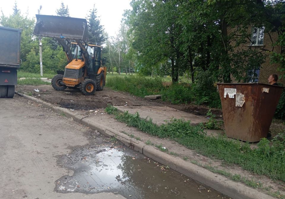В Ждановке провели масштабную работу по ликвидации стихийных свалок В Ждановке провели масштабную работу по ликвидации стихийных свалок