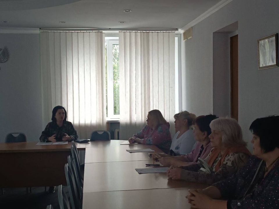 Заместитель главы Администрации городского округа Харцызска Виктория Рогожина провела совещание с представителями общественности города Харцызск по вопросу создания ТОС Заместитель главы Администрации городского округа Харцызска Виктория Рогожина провела совещание с представителями общественности города Харцызск по вопросу создания ТОС