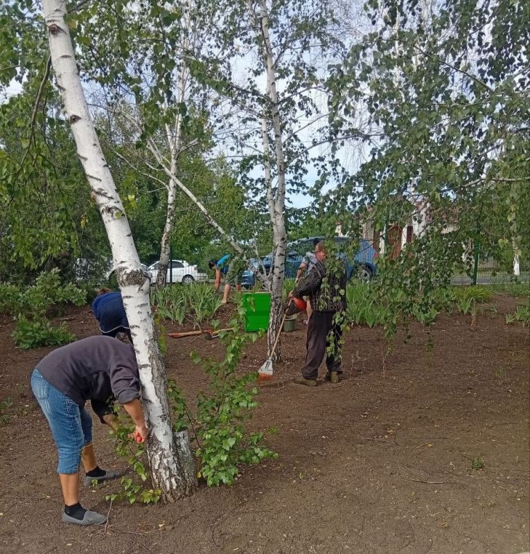 Наталья Великодная: Традиционно, в четверг, в рамках еженедельной экологической акции «Чистый четверг», в населенных пунктах Тельмановского округа проведены мероприятия по благоустройству территории Наталья Великодная: Традиционно, в четверг, в рамках еженедельной экологической акции «Чистый четверг», в населенных пунктах Тельмановского округа проведены мероприятия по благоустройству территории