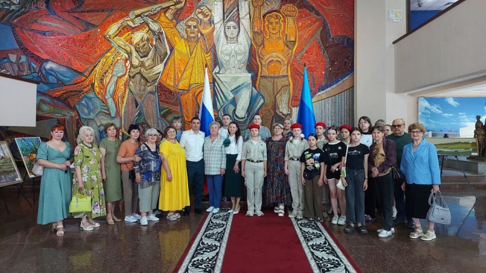 «Россия — Родина моя»: в музее «Молодая гвардия» в Краснодоне (Луганская область) открылась выставка «Россия — Родина моя»: в музее «Молодая гвардия» в Краснодоне (Луганская область) открылась выставка