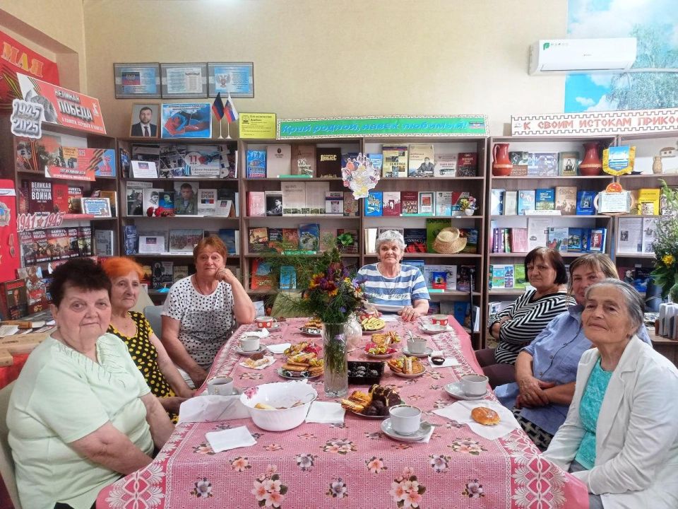 В Старобешево прошла познавательно – игровая программа «В гости к Ивану Купала» В Старобешево прошла познавательно – игровая программа «В гости к Ивану Купала»