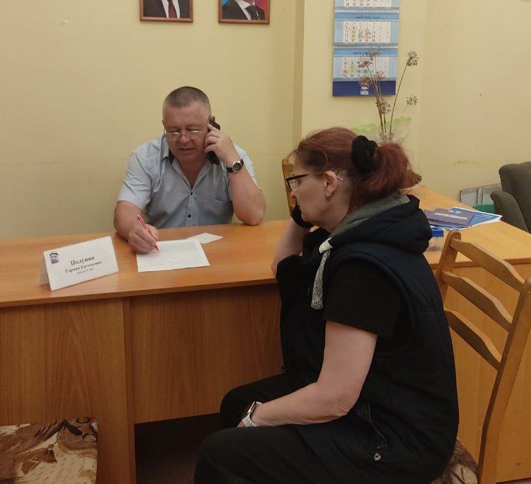 ПРИЁМ ГРАЖДАН. Депутаты Донецкого городского совета на текущей неделе провели приёмы граждан: ПРИЁМ ГРАЖДАН. Депутаты Донецкого городского совета на текущей неделе провели приёмы граждан: