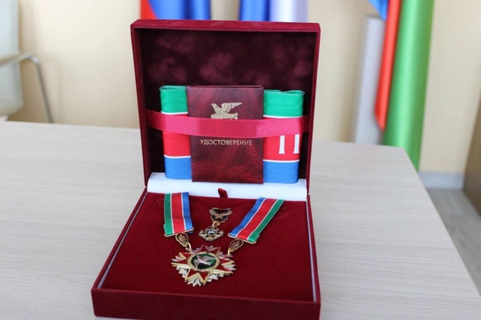Вдове погибшего бойца ВС РФ передали звание почетного гражданина Горловки Вдове погибшего бойца ВС РФ передали звание почетного гражданина Горловки