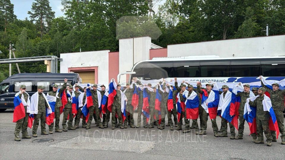 «Благодарим Бога, что мы живы стоим. Ура!» «Благодарим Бога, что мы живы стоим. Ура!»