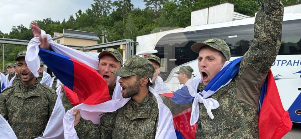 «Благодарим Бога, что мы живы стоим. Ура!» «Благодарим Бога, что мы живы стоим. Ура!»