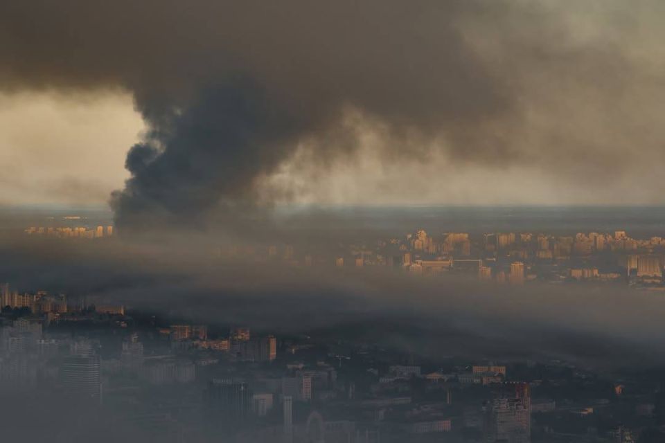 «Герани» над Киевом. массированный удар по объектам ВСУ в столице т.н. Украины «Герани» над Киевом. массированный удар по объектам ВСУ в столице т.н. Украины