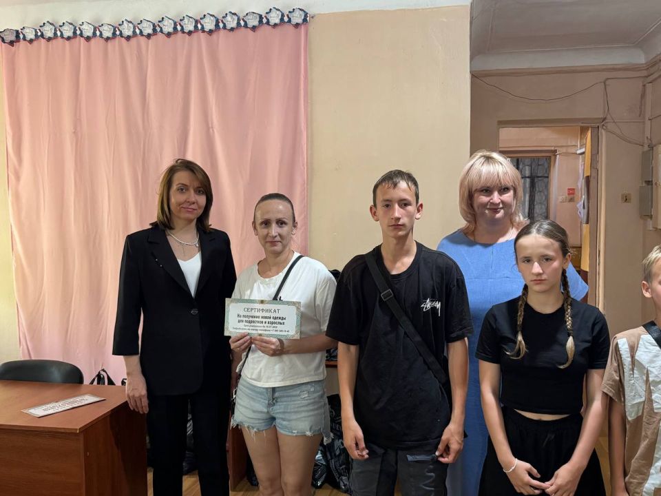 Сегодня, 4 июля, в преддверии Дня семьи, любви и верности, в рамках партийного проекта «Крепкая семья» ВПП «Единая Россия» при поддержке «Совета женщин города Макеевки» Регионального отделения «Союз женщин России» Донецкой... Сегодня, 4 июля, в преддверии Дня семьи, любви и верности, в рамках партийного проекта «Крепкая семья» ВПП «Единая Россия» при поддержке «Совета женщин города Макеевки» Регионального отделения «Союз женщин России» Донецкой...