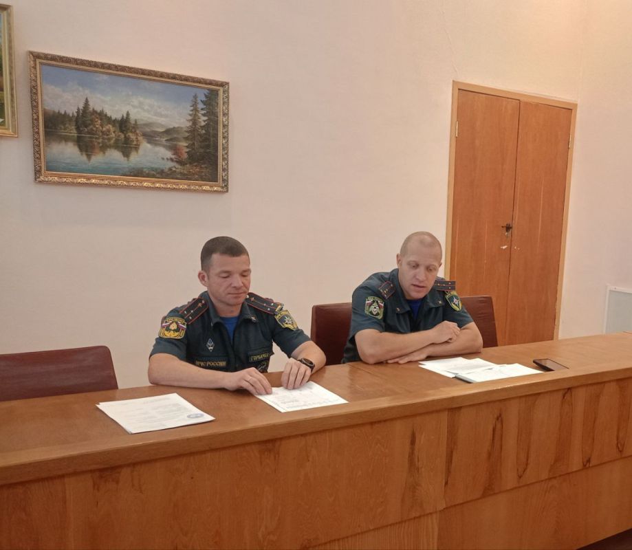 Под руководством заместителя Главы Администрации округа проведено заседание Комиссии по предупреждению и ликвидации чрезвычайных ситуаций и обеспечению пожарной безопасности, на котором присутствовали начальники... Под руководством заместителя Главы Администрации округа проведено заседание Комиссии по предупреждению и ликвидации чрезвычайных ситуаций и обеспечению пожарной безопасности, на котором присутствовали начальники...