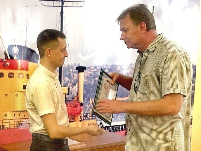Александр Бондаренко: Поздравил коллектив Мариупольского морпорта с профессиональным праздником Александр Бондаренко: Поздравил коллектив Мариупольского морпорта с профессиональным праздником