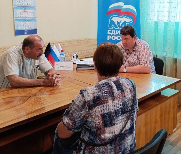 ПРИЁМ ГРАЖДАН. Депутаты Донецкого городского совета на текущей неделе провели приёмы граждан: ПРИЁМ ГРАЖДАН. Депутаты Донецкого городского совета на текущей неделе провели приёмы граждан: