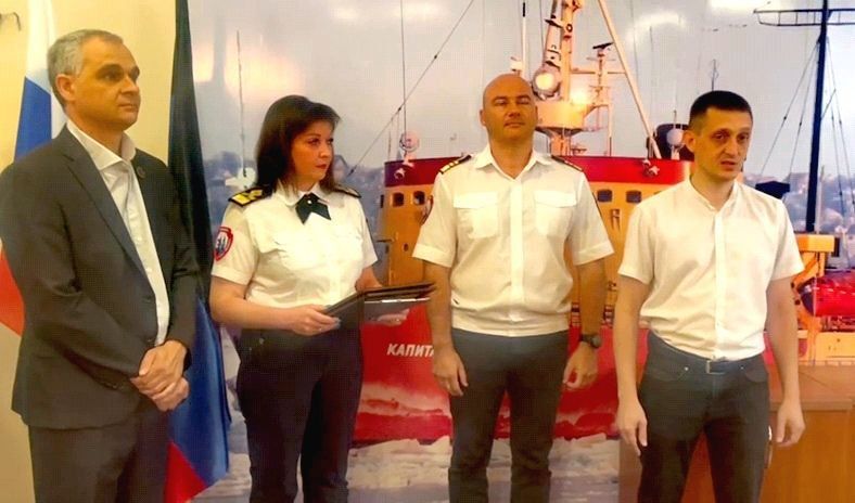 Александр Бондаренко: Поздравил коллектив Мариупольского морпорта с профессиональным праздником Александр Бондаренко: Поздравил коллектив Мариупольского морпорта с профессиональным праздником