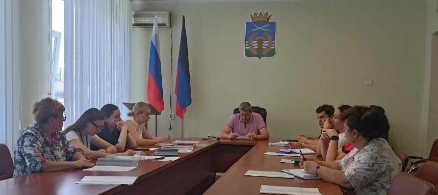 В интернет-пространстве активно распространяется информация, что предпринимателям рынка "Аквилон" в г. Донецк разрешили работать без применения онлайн-касс до 1 сентября 2025 года В интернет-пространстве активно распространяется информация, что предпринимателям рынка "Аквилон" в г. Донецк разрешили работать без применения онлайн-касс до 1 сентября 2025 года