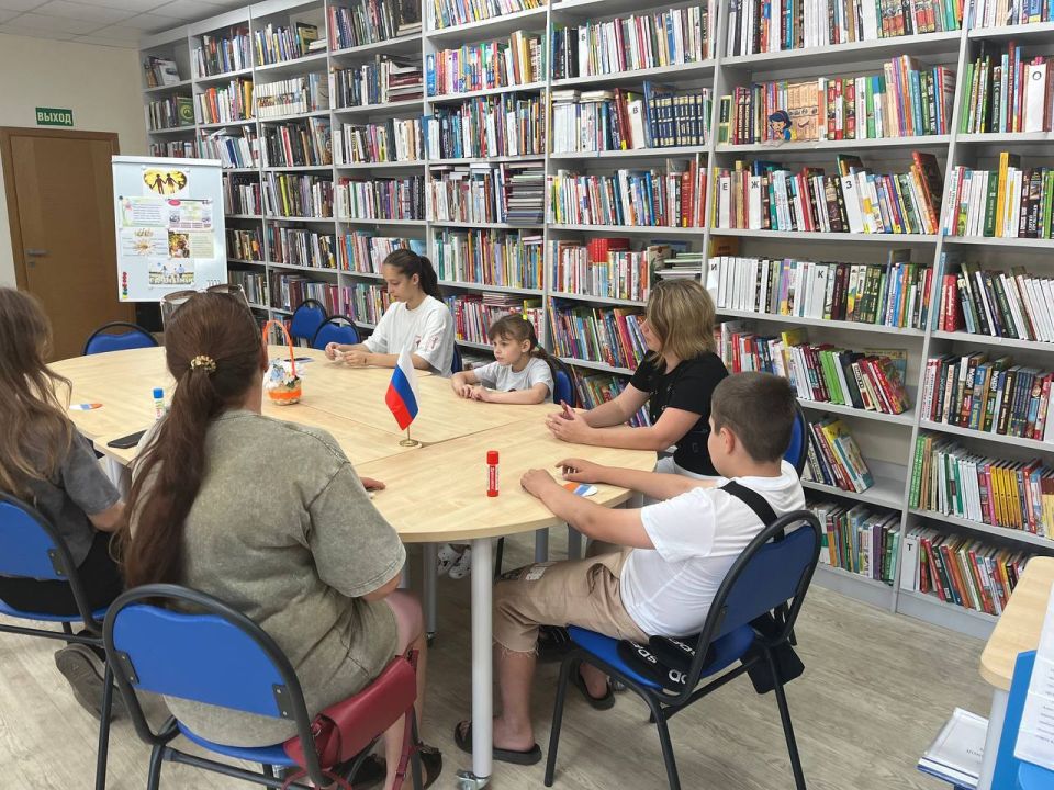 Мастер-класс по созданию поделки «Воздушный шар-триколор» Мастер-класс по созданию поделки «Воздушный шар-триколор»